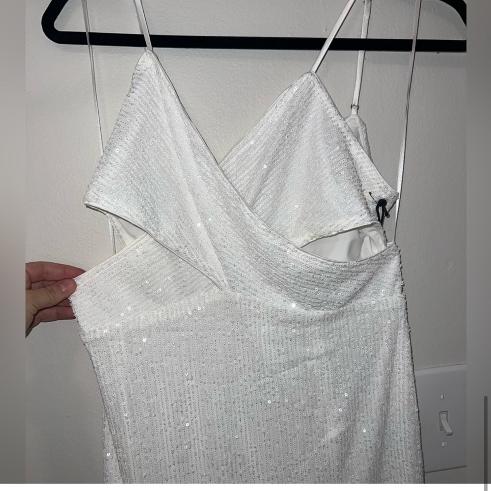 NWT Saylor $308 Harmonie White Sequin Cutout Cross High Slit Dress - Medium - Picture 5 of 7